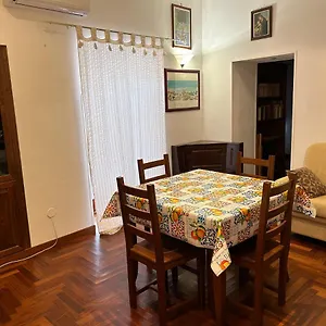 Toty Guilla Apartment Palermo